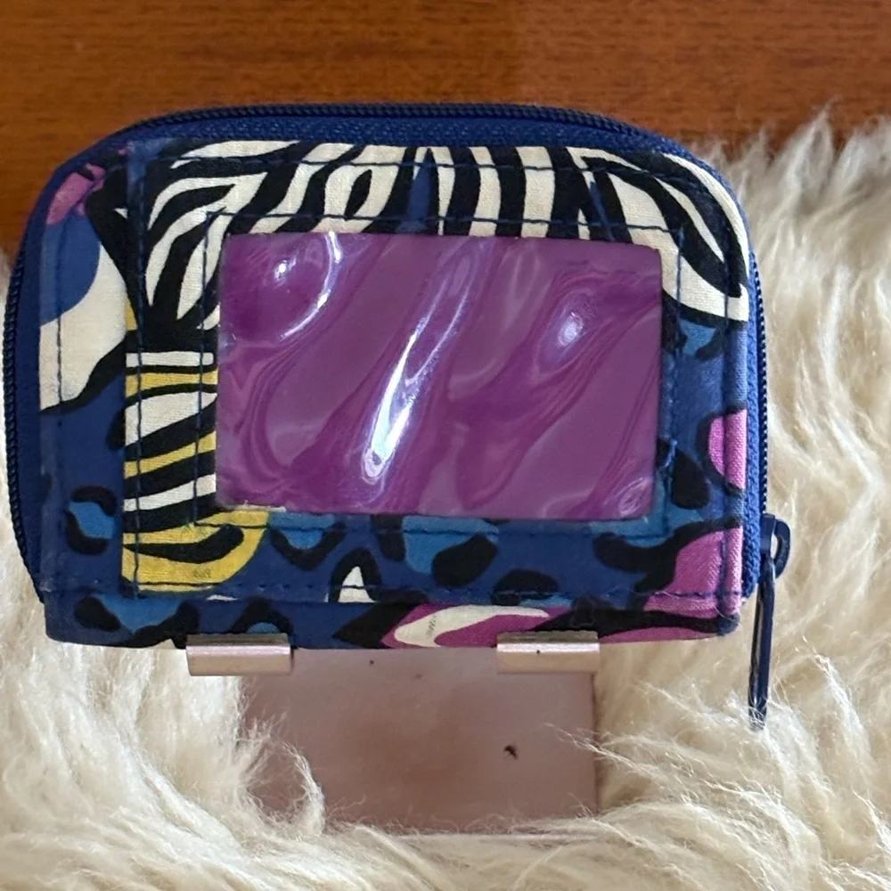 Vera Bradley ‘Parisian Bouquet’ Zip Around ID Wallet - Picture 2 of 4